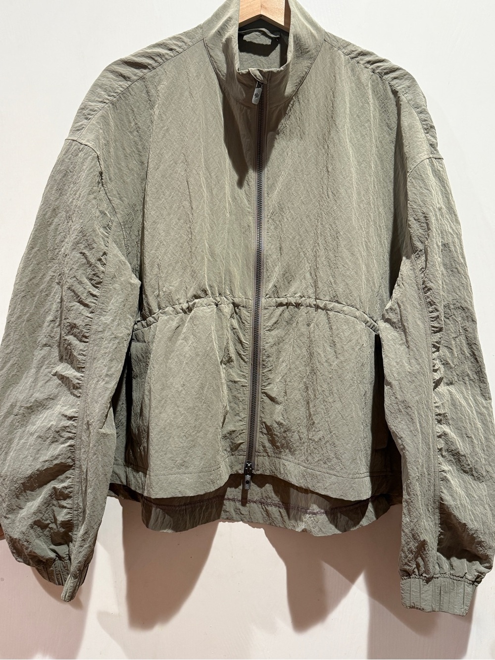 Lululemon Crinkle Nylon Cinchable Jacket Warm Ash Grey Size M